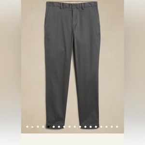 Banana Republic Men’s Rapid Movement Tapered Fit Chino in Gray.